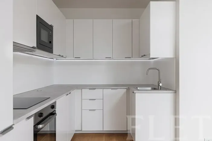 Pronájem bytu 1+kk, Praha - Radlice, U Komína, 38 m2