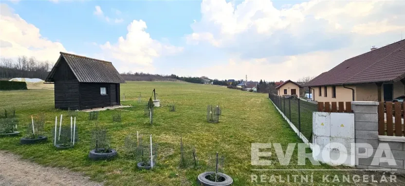 Pronájem zahrady, Sobětuchy, 300 m2