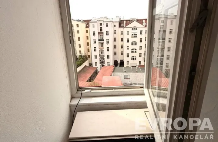 Pronájem bytu 2+kk, Praha - Nové Město, Lublaňská, 49 m2