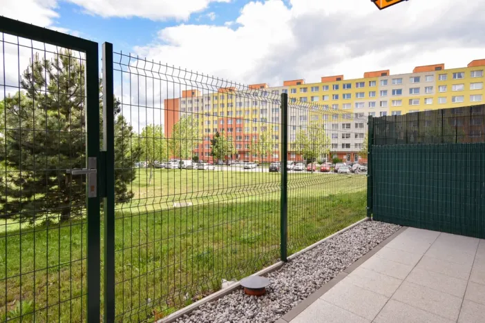 Pronájem bytu 1+kk, Praha - Horní Měcholupy, Bolevecká, 37 m2