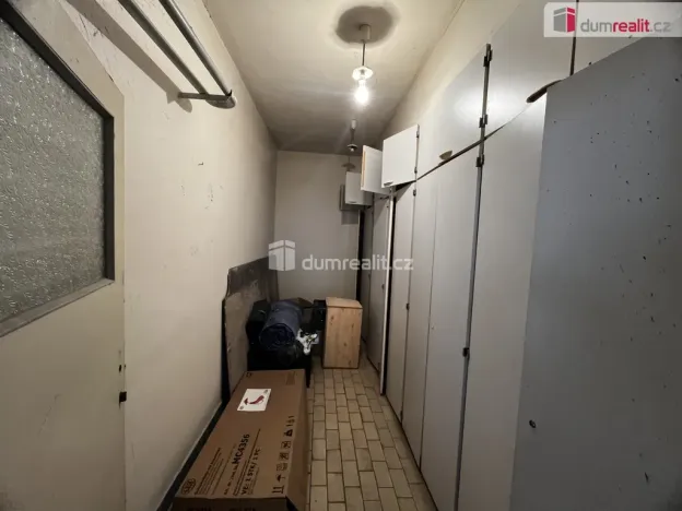 Pronájem obchodního prostoru, Újezdeček, Řetenická, 223 m2