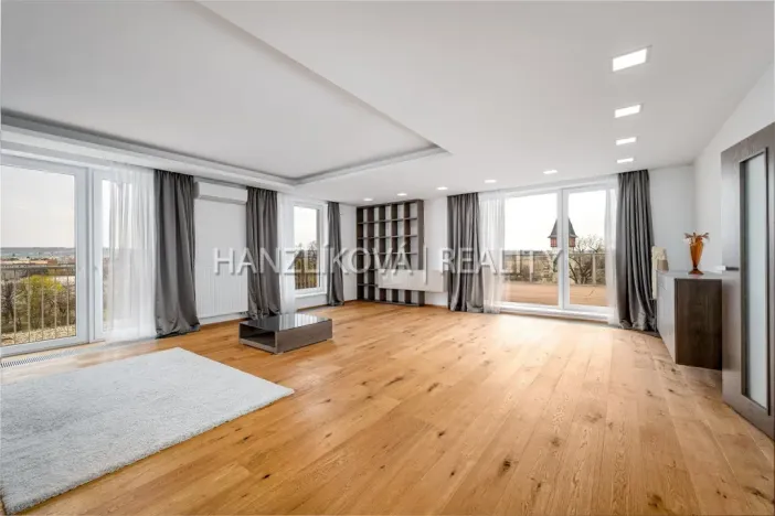 Prodej bytu 6+kk a větší, České Budějovice - České Budějovice 2, Volejbalistů, 303 m2