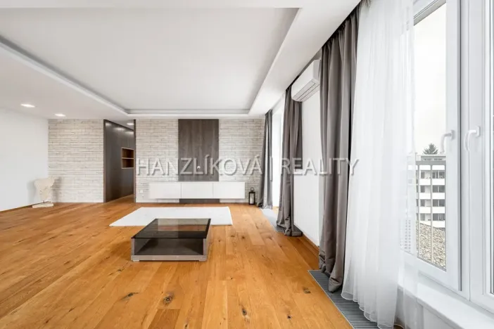 Prodej bytu 6+kk a větší, České Budějovice - České Budějovice 2, Volejbalistů, 303 m2