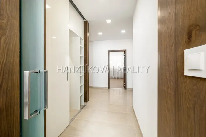 Prodej bytu 6+kk a větší, České Budějovice - České Budějovice 2, Volejbalistů, 303 m2