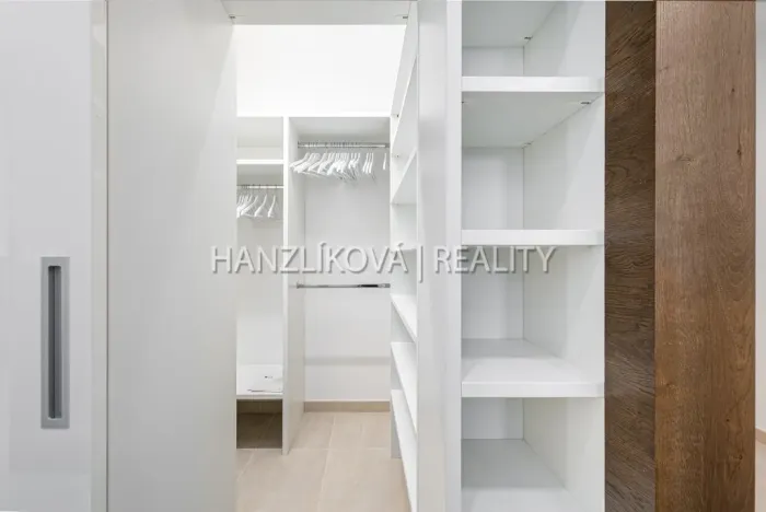 Prodej bytu 6+kk a větší, České Budějovice - České Budějovice 2, Volejbalistů, 303 m2