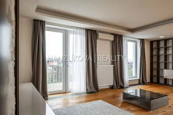 Prodej bytu 6+kk a větší, České Budějovice - České Budějovice 2, Volejbalistů, 303 m2