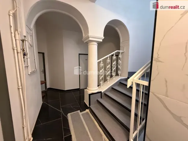 Pronájem bytu 1+kk, Mariánské Lázně, Nehrova, 35 m2