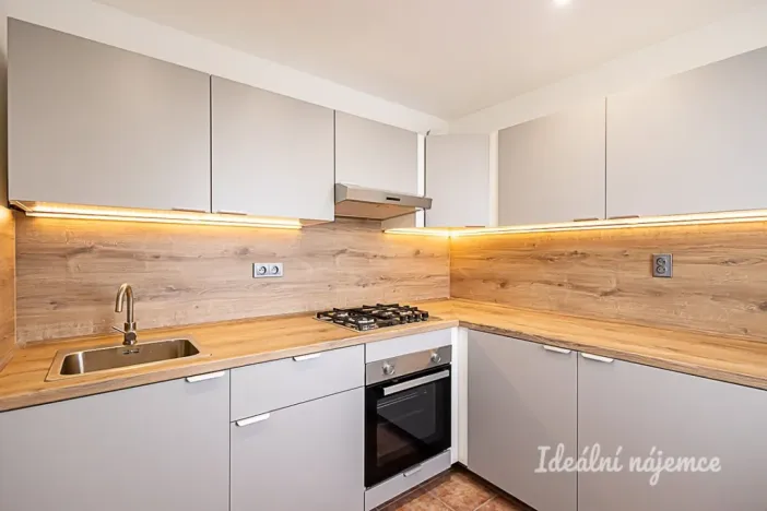 Pronájem bytu 3+1, Praha - Michle, Při trati, 75 m2