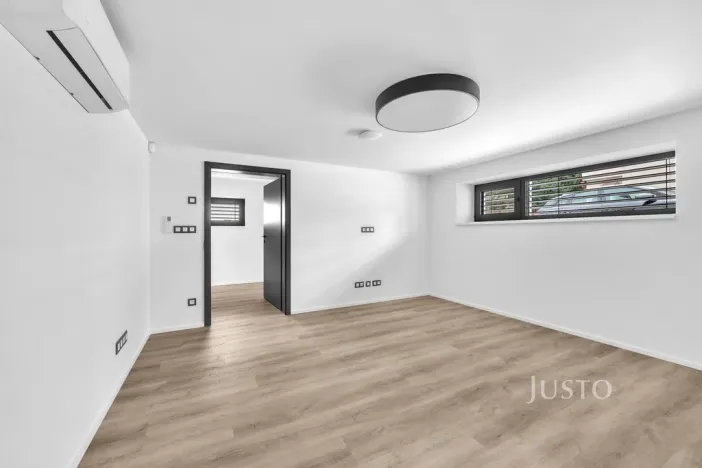 Pronájem atypického bytu, Praha - Šeberov, Na proutcích, 33 m2