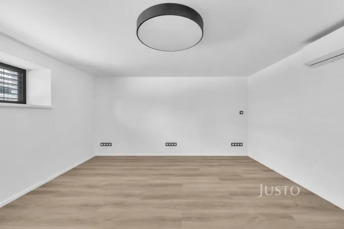 Pronájem atypického bytu, Praha - Šeberov, Na proutcích, 33 m2