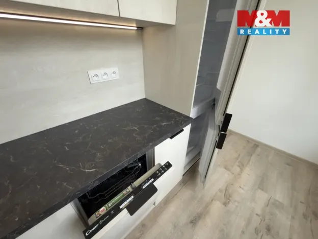 Prodej bytu 3+1, Karviná - Hranice, Čsl. armády, 74 m2