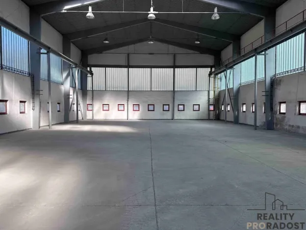 Pronájem výrobních prostor, Habrůvka, 760 m2