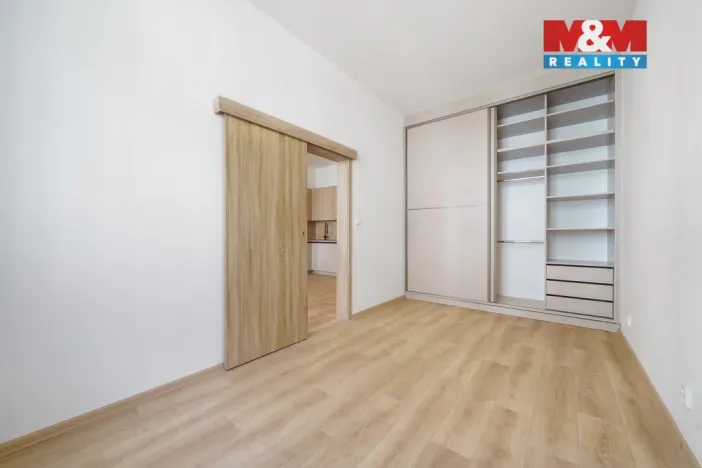 Prodej bytu 3+kk, Karlovy Vary, Raisova, 72 m2