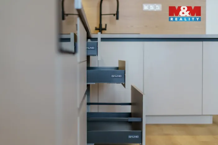 Prodej bytu 3+kk, Karlovy Vary, Raisova, 72 m2