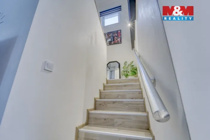 Prodej bytu 4+kk, Králův Dvůr - Křižatky, Na Vinohradech, 94 m2