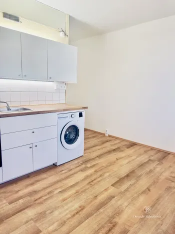 Pronájem bytu 1+1, České Budějovice - České Budějovice 7, Lidická tř., 37 m2