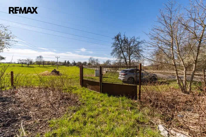 Prodej zahrady, Dolní Břežany, 2452 m2