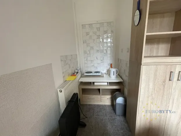 Pronájem bytu 1+kk, Zvole, Havraní, 12 m2