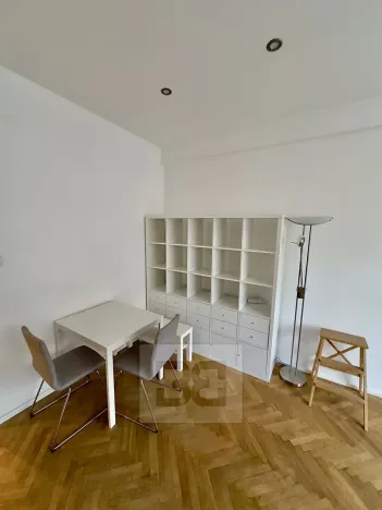 Pronájem bytu 1+1, Praha - Vinohrady, Kouřimská, 31 m2