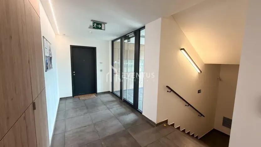 Pronájem bytu 2+kk, Praha - Libeň, Menclova, 58 m2