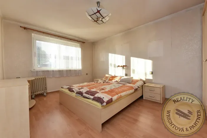 Prodej rodinného domu, Černuc, 240 m2