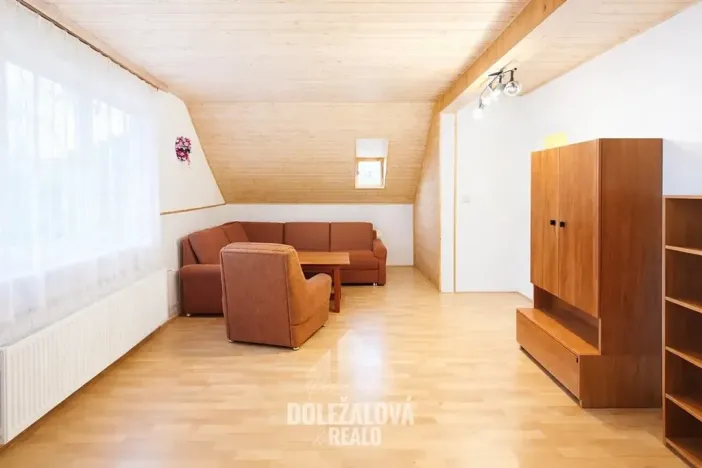 Pronájem bytu 2+1, Číhalín, 70 m2