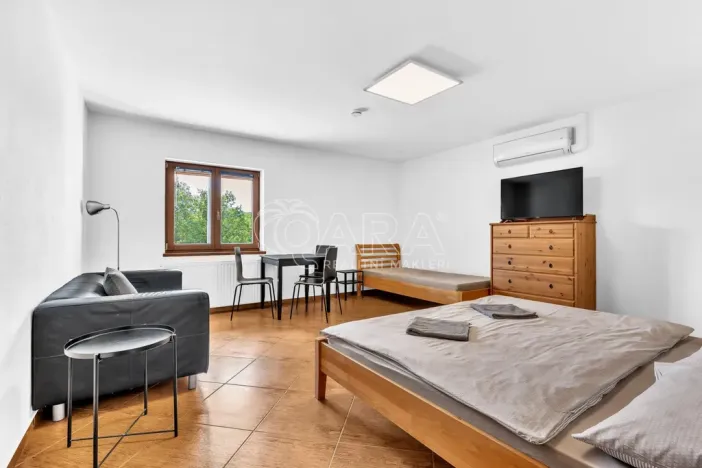 Prodej ubytování, Mikulov, Gagarinova, 712 m2