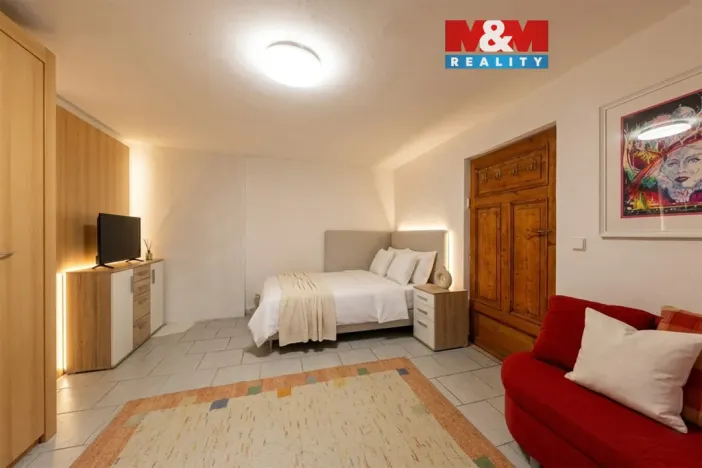 Prodej bytu 1+1, Karlovy Vary - Dvory, Chebská, 53 m2