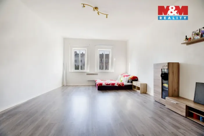 Prodej bytu 1+1, Chabařovice, Husovo náměstí, 59 m2