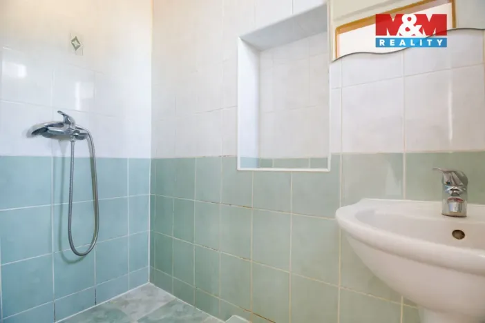 Prodej bytu 1+1, Chabařovice, Husovo náměstí, 59 m2