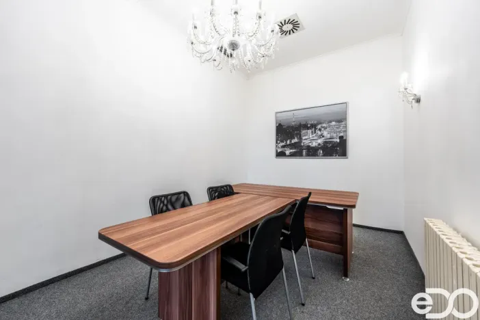 Pronájem kanceláře, Kolín, Karlovo náměstí, 193 m2