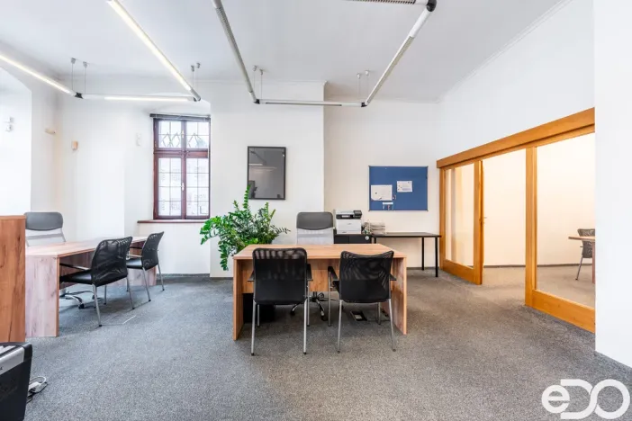 Pronájem kanceláře, Kolín, Karlovo náměstí, 193 m2