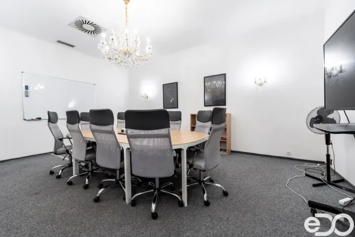 Pronájem kanceláře, Kolín, Karlovo náměstí, 193 m2