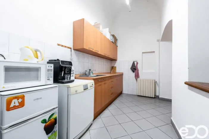 Pronájem kanceláře, Kolín, Karlovo náměstí, 193 m2