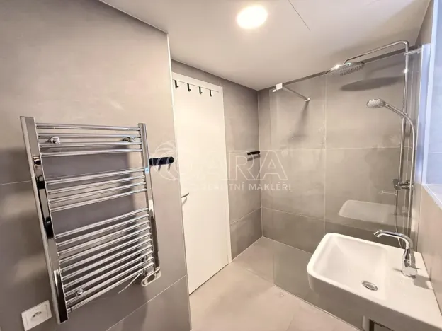 Pronájem bytu 1+kk, Praha - Karlín, Křižíkova, 32 m2