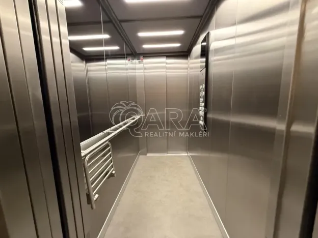 Pronájem bytu 1+kk, Praha - Karlín, Křižíkova, 32 m2