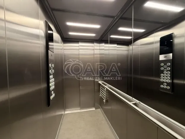 Pronájem bytu 1+kk, Praha - Karlín, Křižíkova, 32 m2