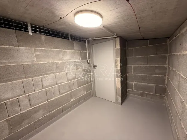 Pronájem bytu 1+kk, Praha - Karlín, Křižíkova, 32 m2