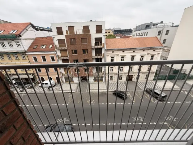 Pronájem bytu 1+kk, Praha - Karlín, Křižíkova, 32 m2