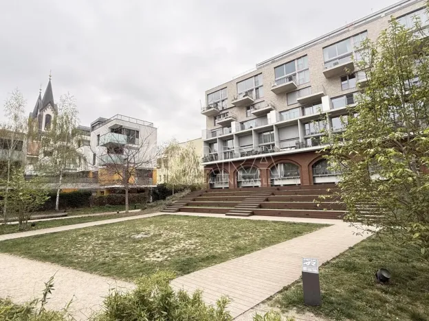 Pronájem bytu 1+kk, Praha - Karlín, Křižíkova, 32 m2