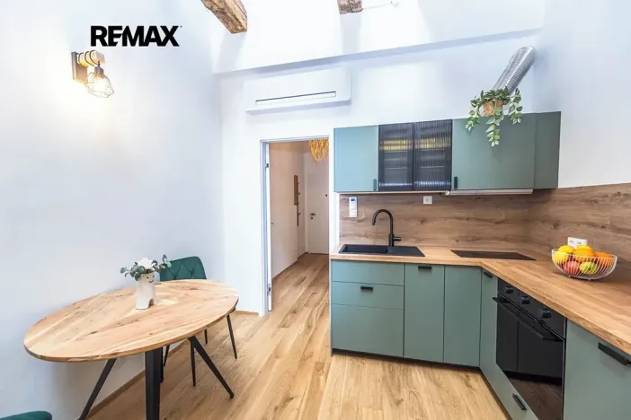 Pronájem bytu 2+kk, Praha - Nusle, Vrtbova, 42 m2