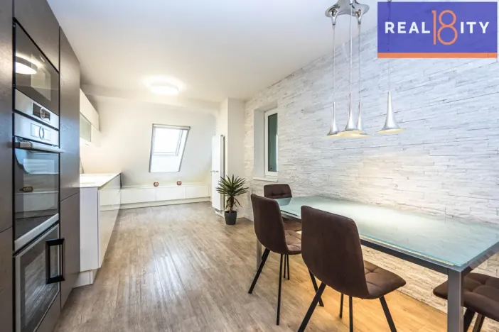 Prodej bytu 4+kk, Praha, Semilská, 139 m2