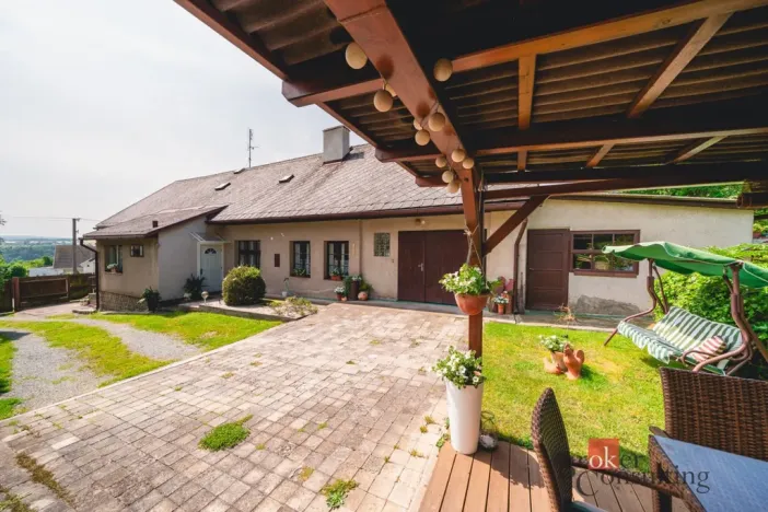 Prodej rodinného domu, Dolany, 198 m2