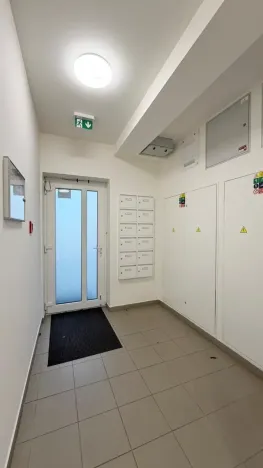 Pronájem bytu 1+kk, Praha - Strašnice, Strančická, 31 m2