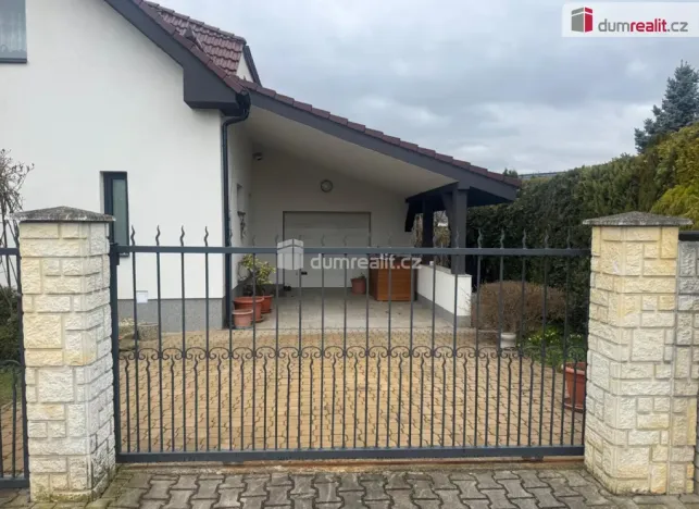 Pronájem garáže, Jesenice, Mladíkov, 19 m2