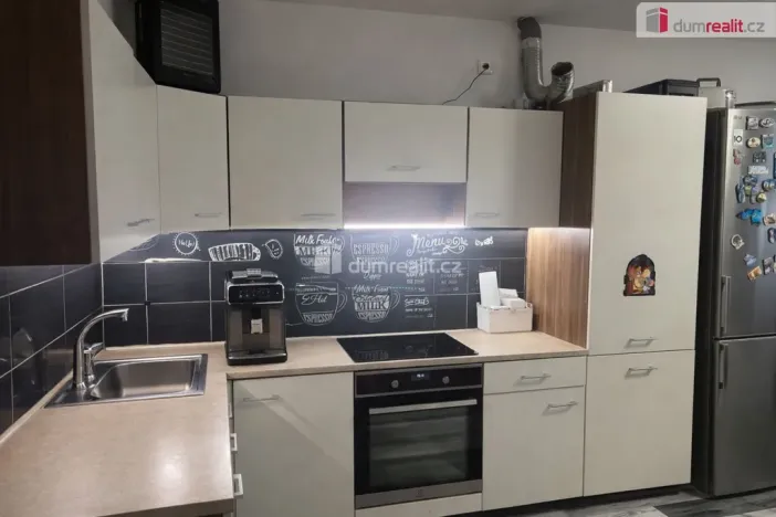 Pronájem bytu 3+kk, Praha - Kobylisy, Zenklova, 70 m2