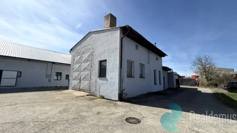 Pronájem komerční nemovitosti, Kamenný Újezd, 100 m2