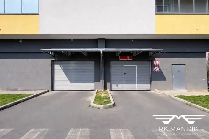 Pronájem garáže, Praha - Letňany, Tupolevova, 17 m2