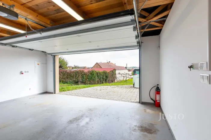 Prodej garáže, Těmice, 38 m2