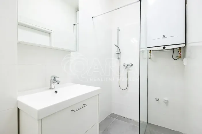 Pronájem bytu 1+kk, Praha - Nusle, V Horkách, 22 m2